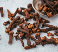  Laung (Clove)